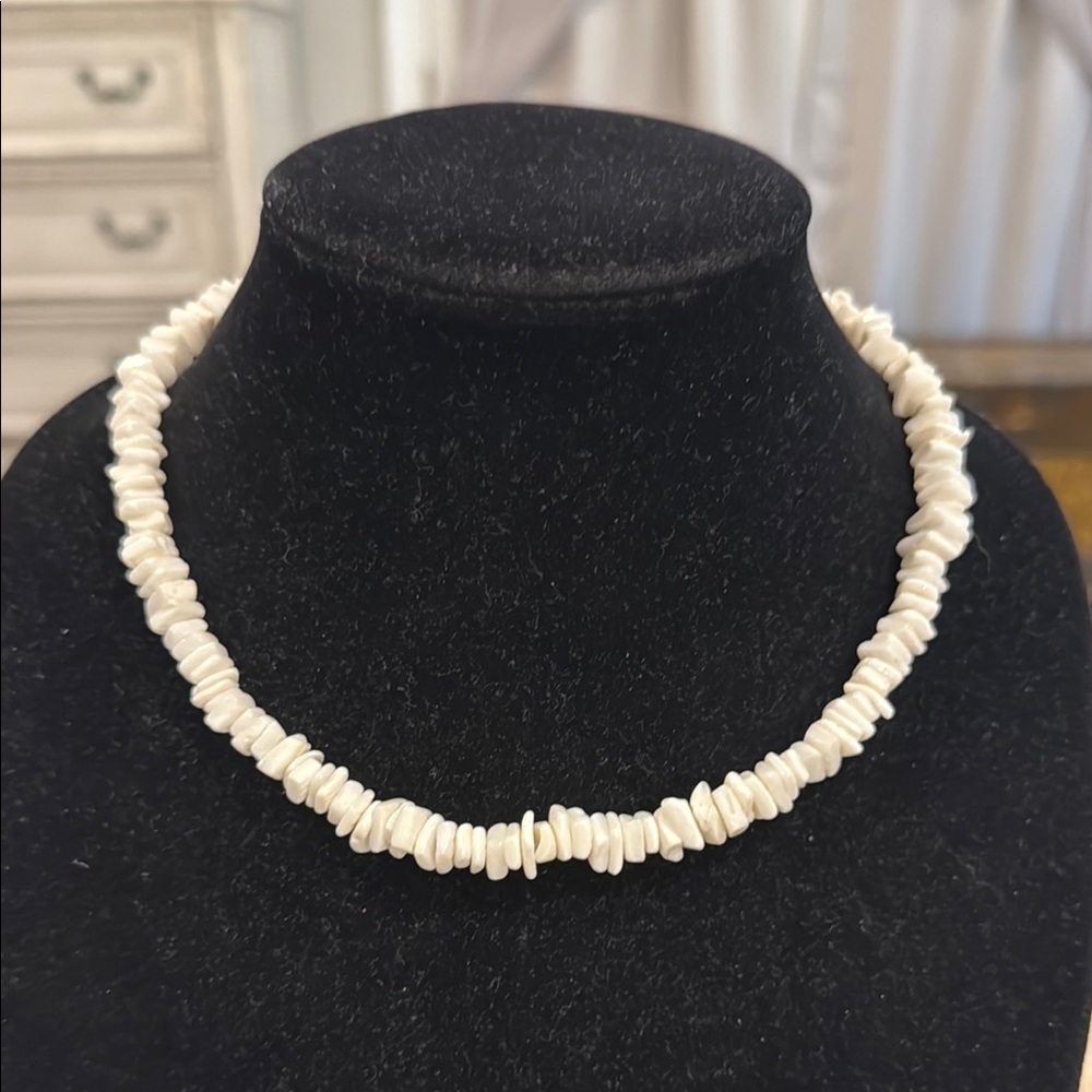 Vintage Shell Native American Style White Beaded Choker Statement Necklace